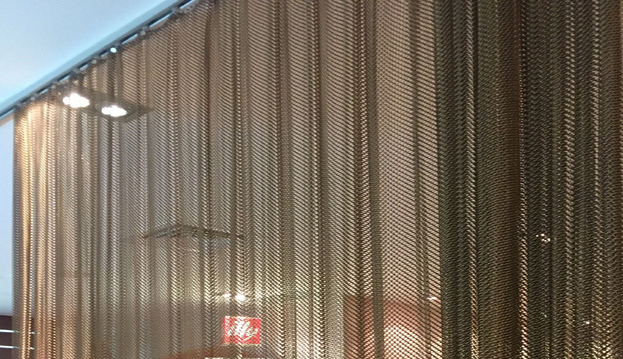 A cortina da bobina do metal do divisor do espaço, metal decorativo do fio Dia1.2mm acorrenta a cortina