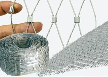 A cerca arquitetónica X tende a malha da corda de fio, malha de aço inoxidável flexível do cabo