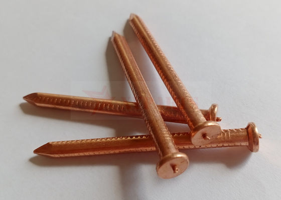 a solda da descarga do capacitor de 5mm fixa o baixo revestimento do cobre do aço carbono
