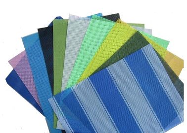 O projeto do OEM coloriu a tela de malha do Pvc usada para a decoração arquitetónica exterior